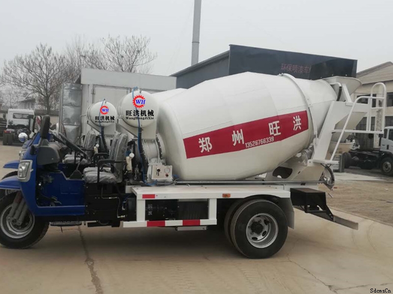五轮混凝土搅拌车